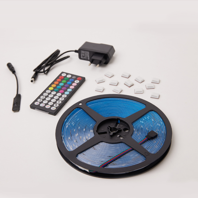 Evura Goods - 10 Meter LED Strip 12V – Slimme App-bediening met Timerfunctie - Evura Goods